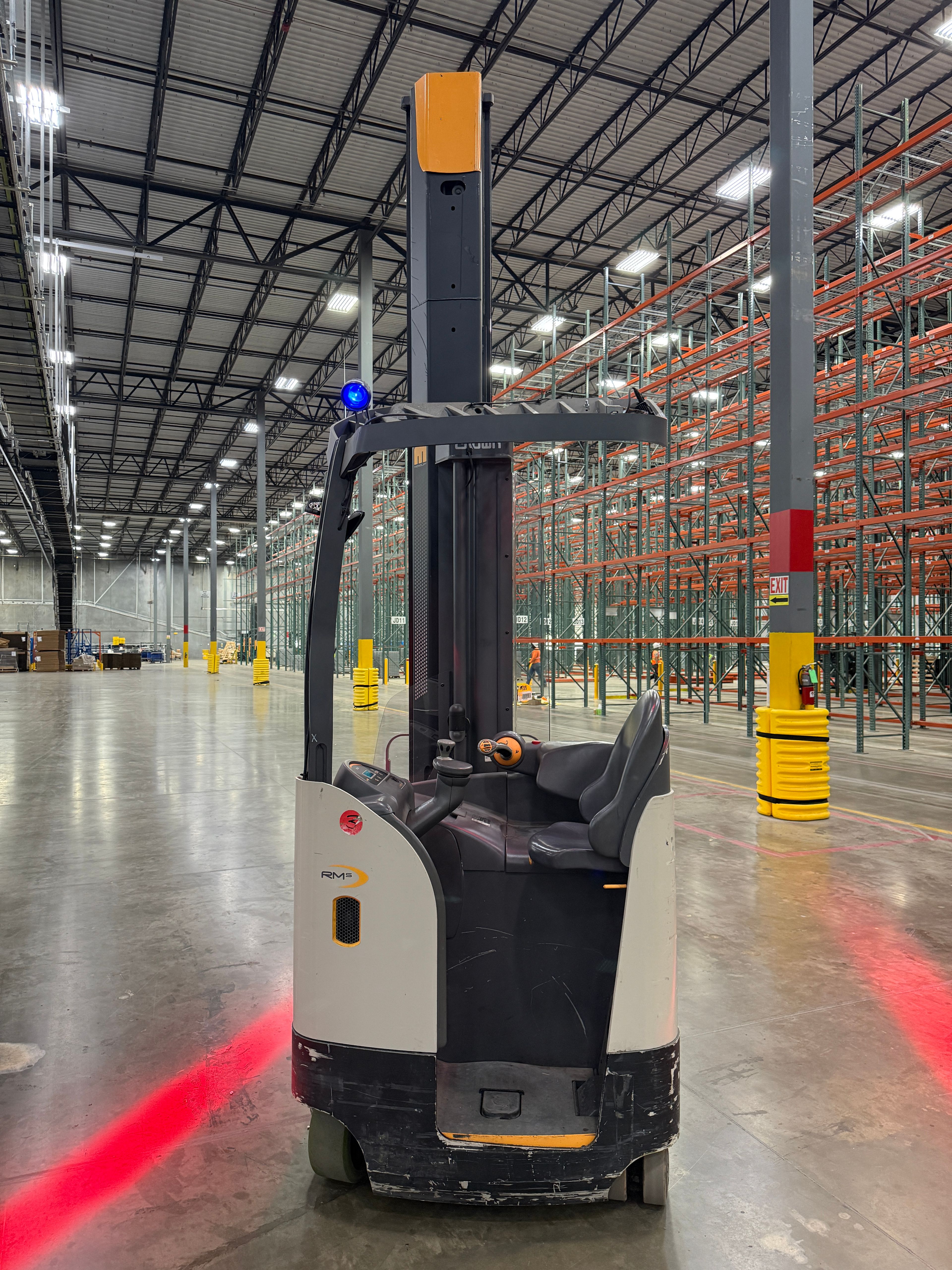 Crown Reach Truck - RM-6000 - Document 3
