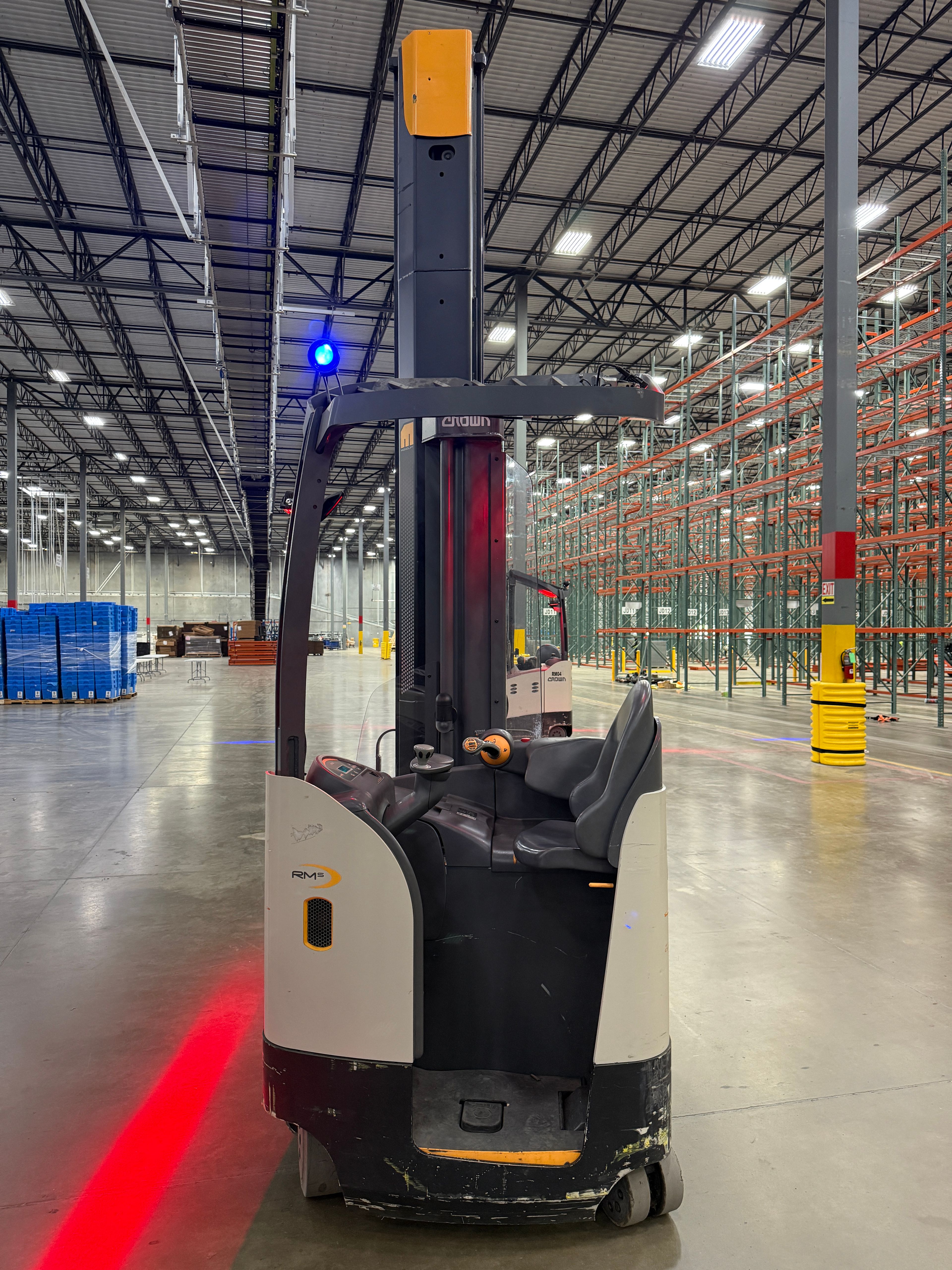 Crown Reach Truck - RM-6000 - Document 3