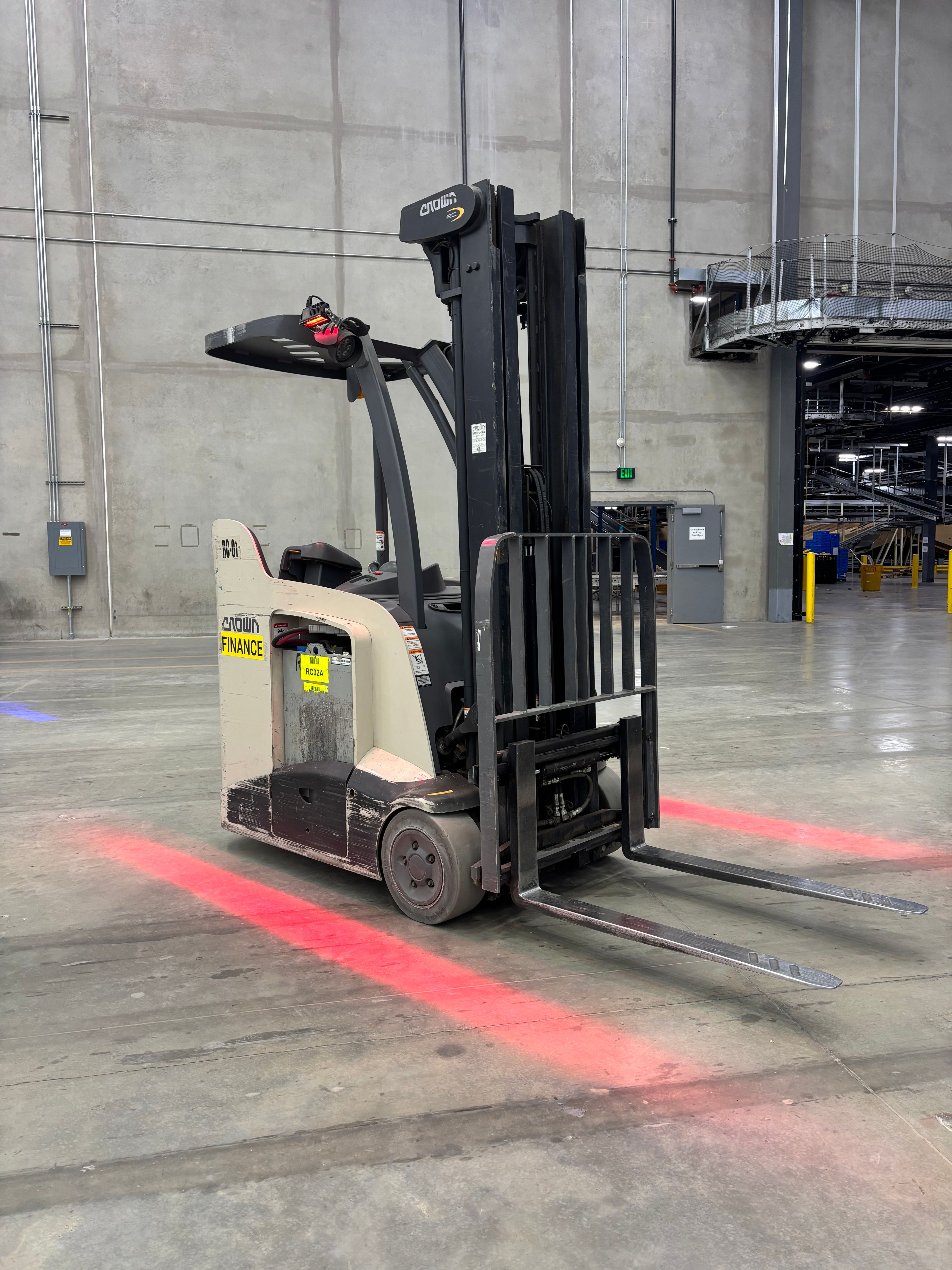 Crown RC5535 Stand up Counterbalance Forklift - Document 3