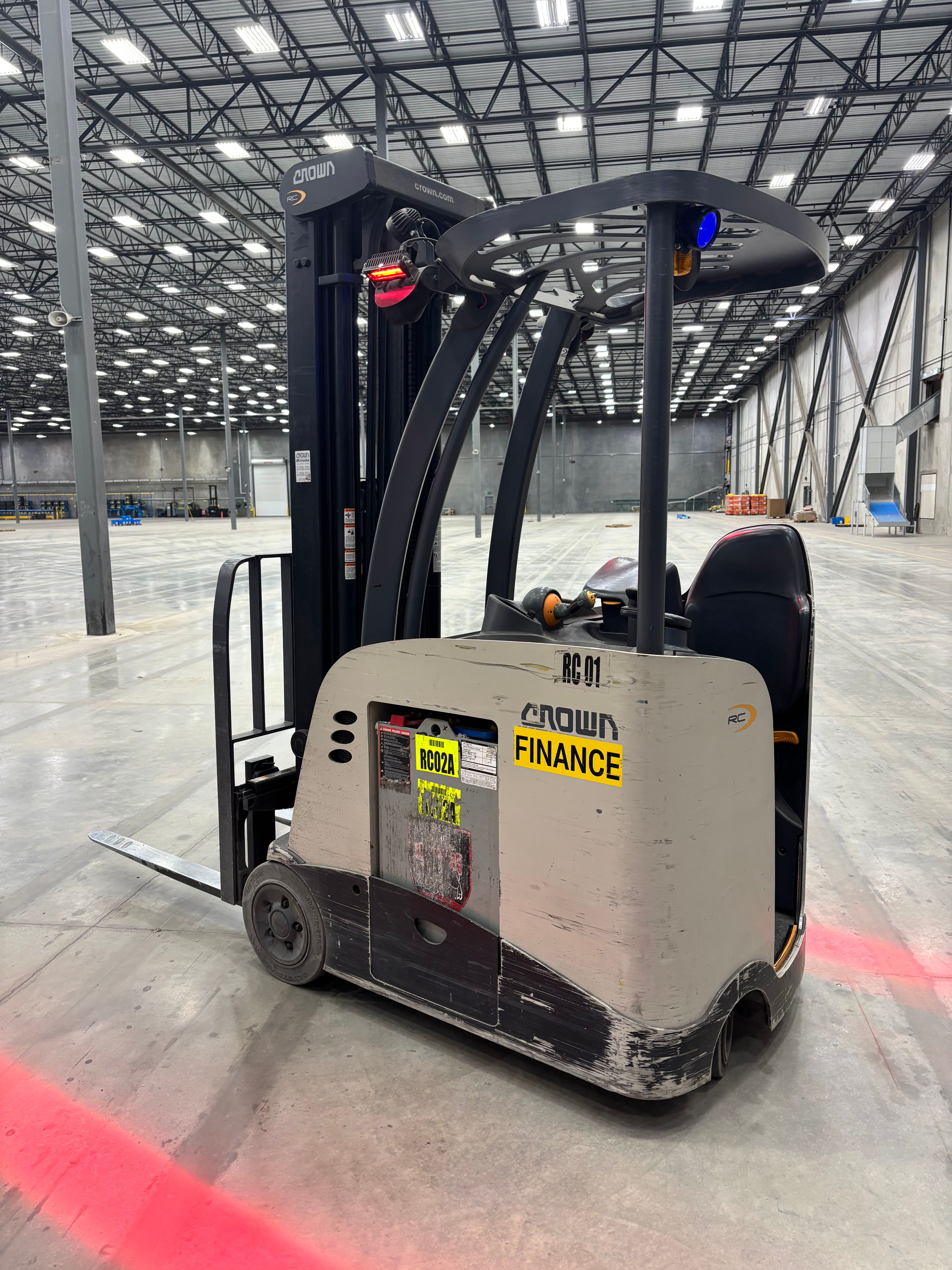 Crown RC5535 Stand up Counterbalance Forklift - Document 4