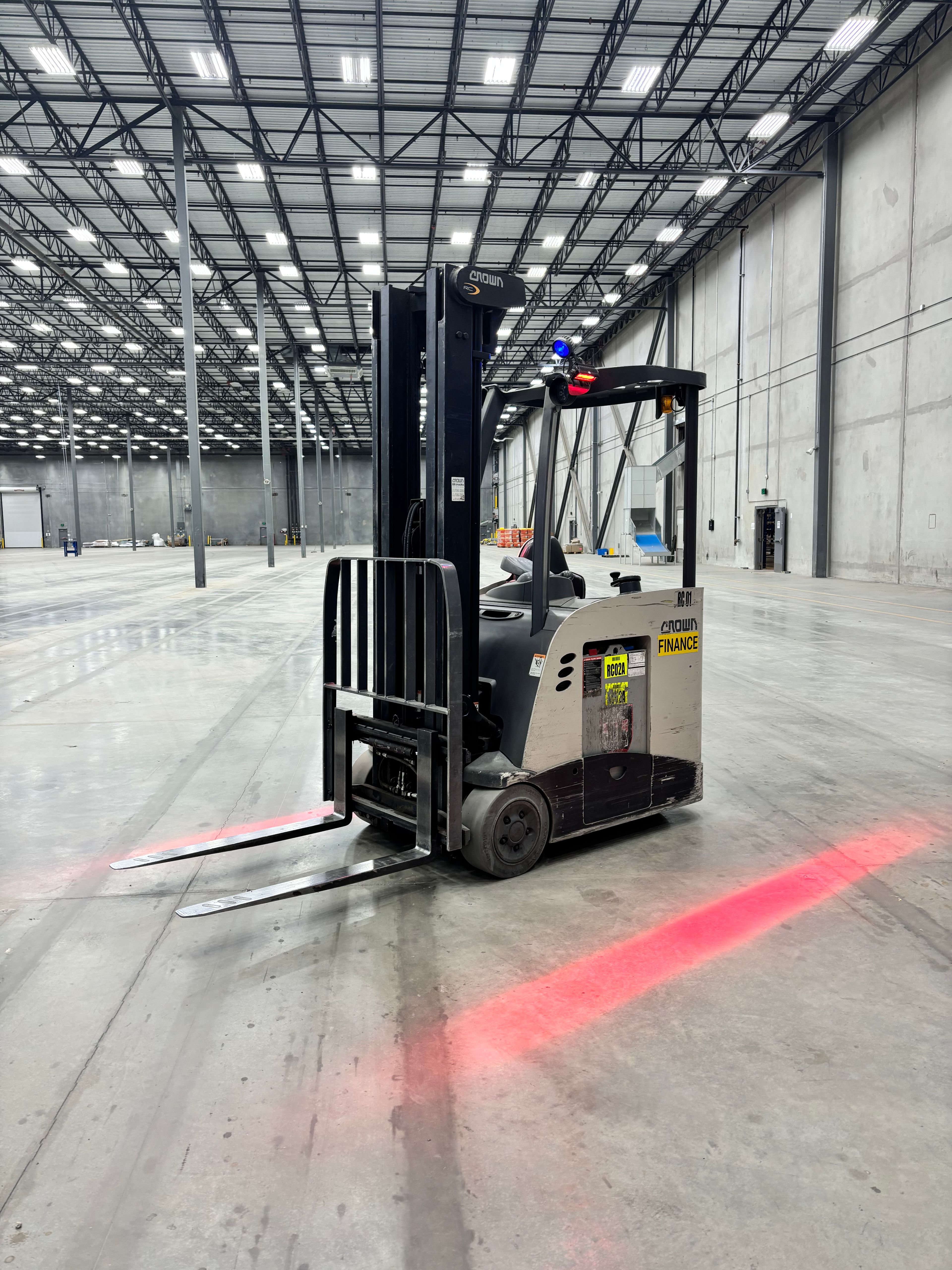 Crown RC5535 Stand up Counterbalance Forklift - Document 2