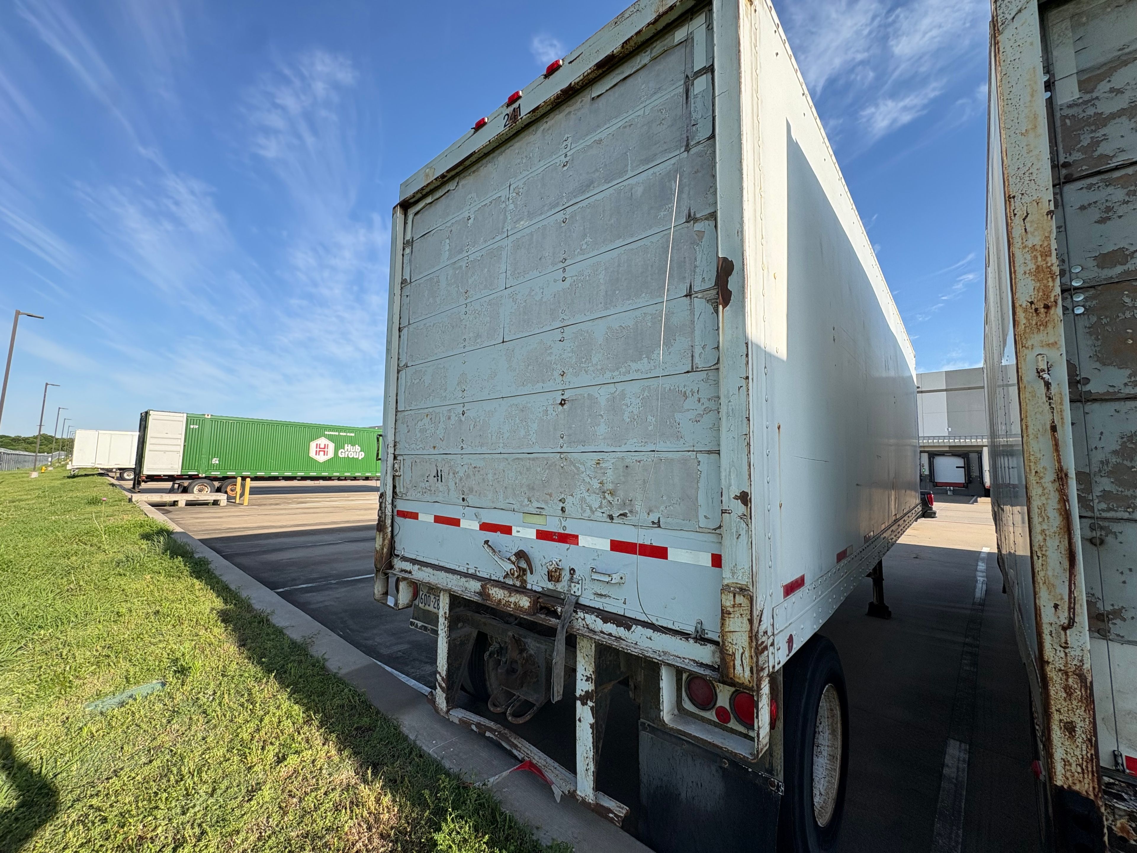 Fruehauf Box Trailer - 28' Standard Box Trailer - **BAD DOOR ** - Document 5