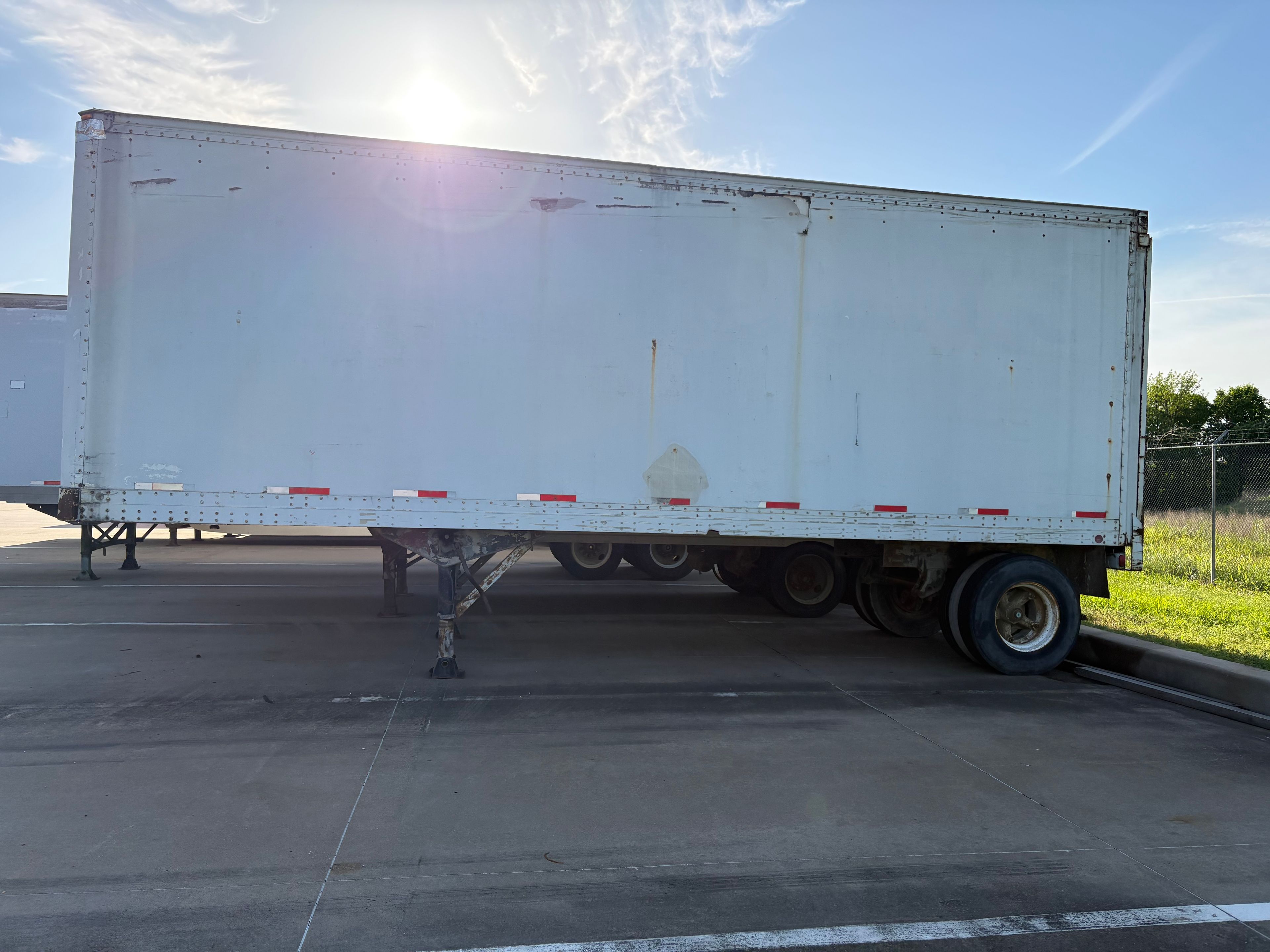 Fruehauf Box Trailer - 28' Standard Box Trailer - **BAD DOOR ** - Document 3