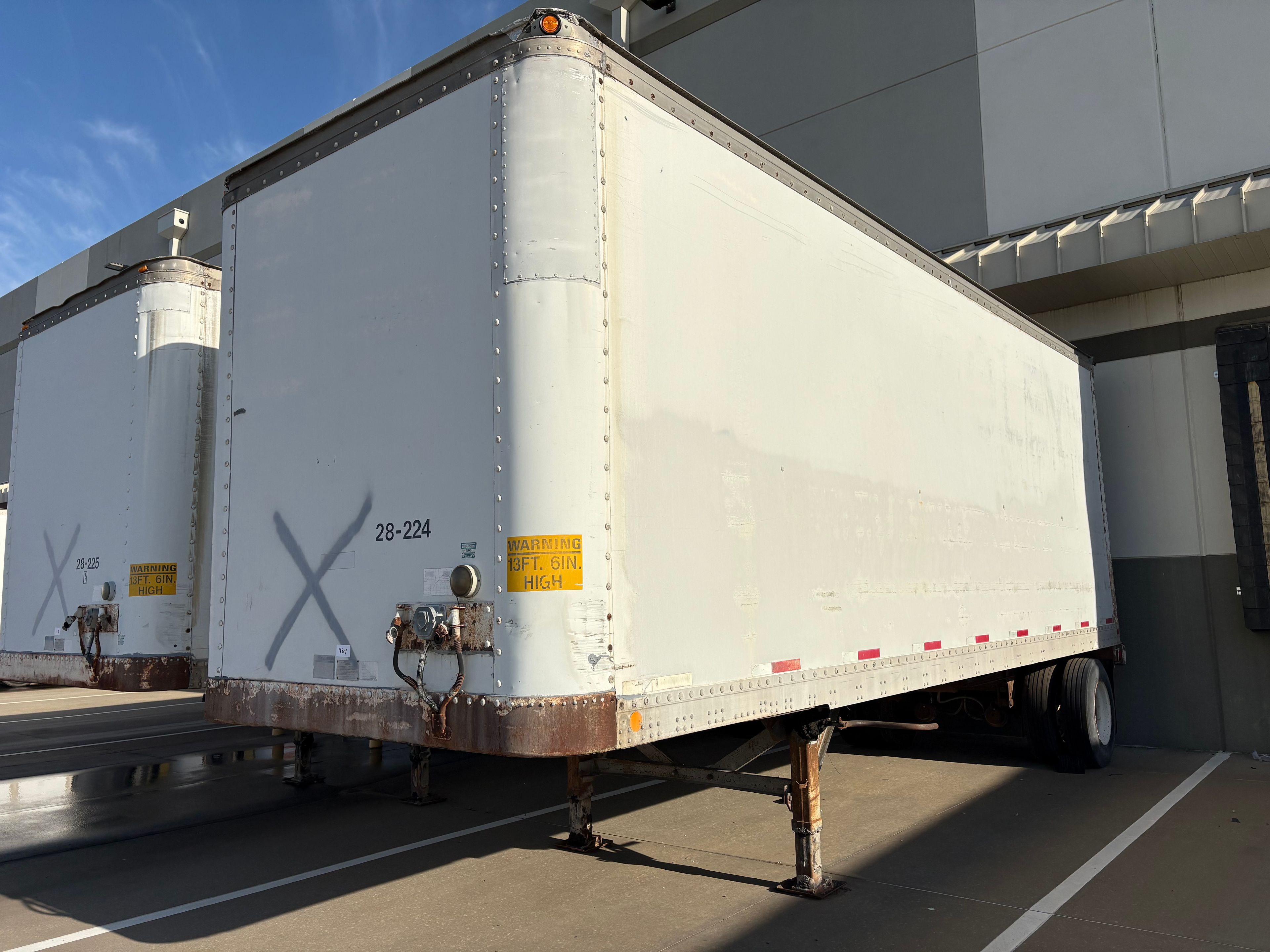 Fruehauf Box Trailer - 28' Standard Box Trailer