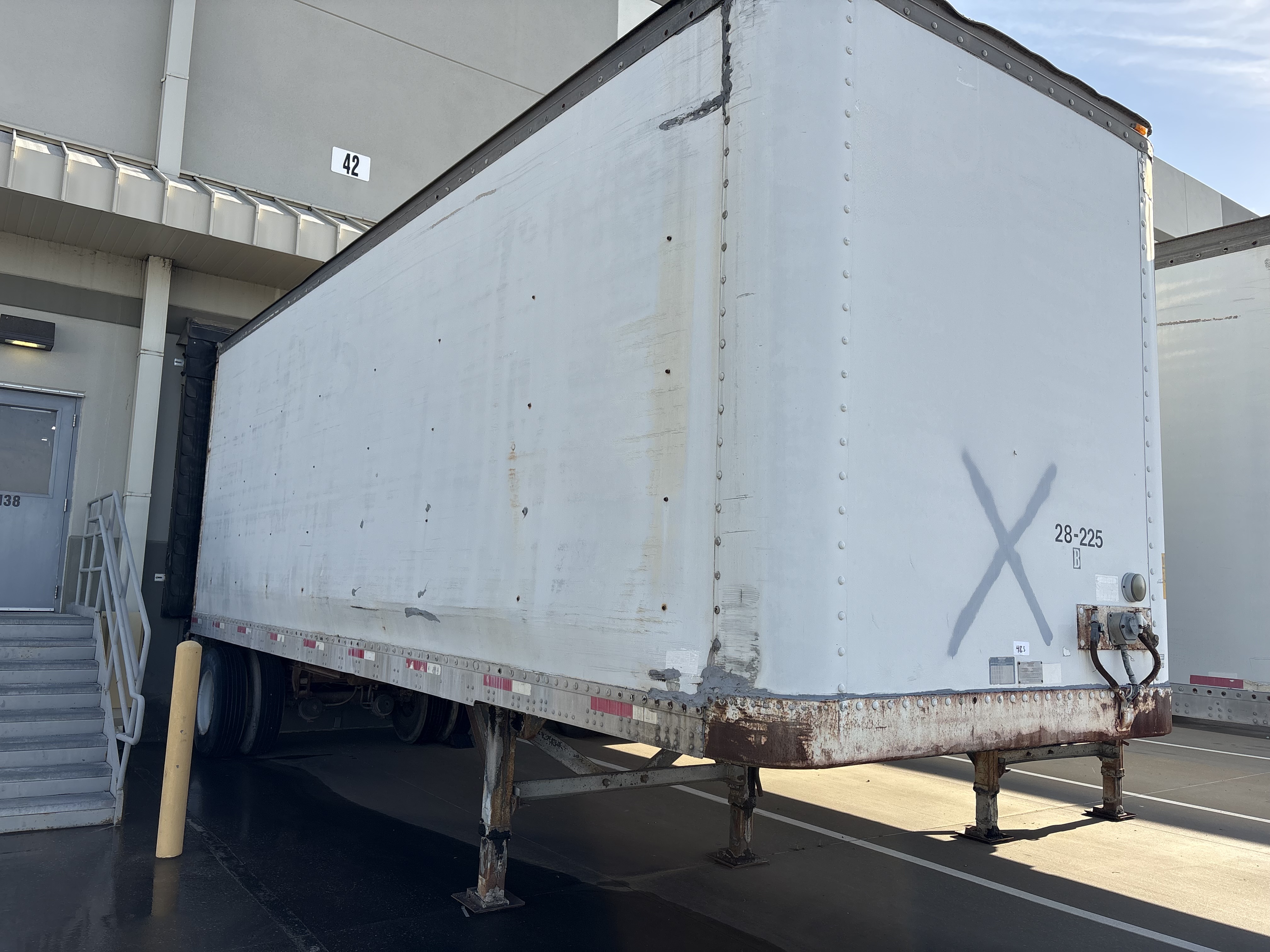 1986 Fruehauf 28' Box Trailer