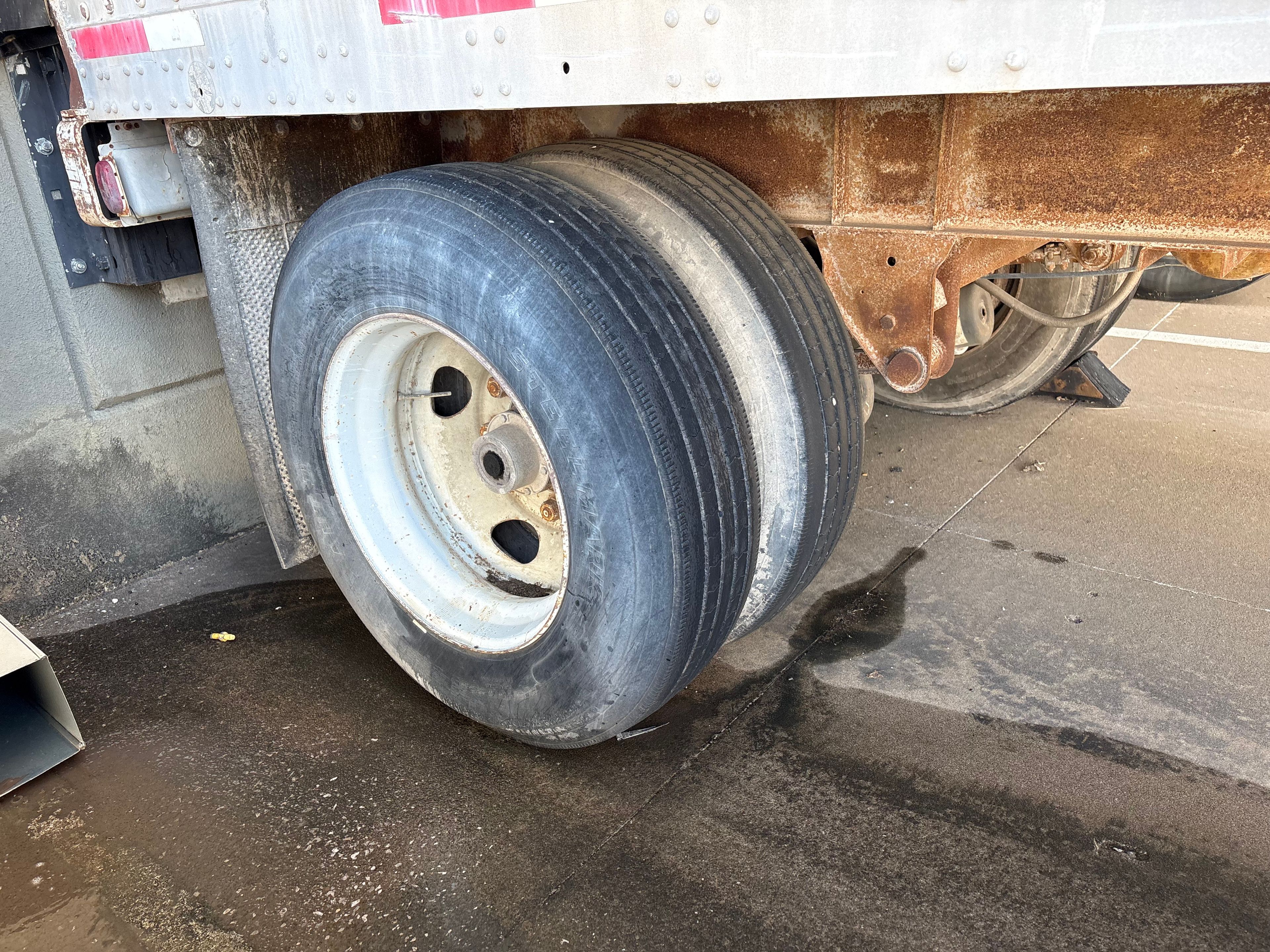 1986 Fruehauf 28' Box Trailer - Document 3