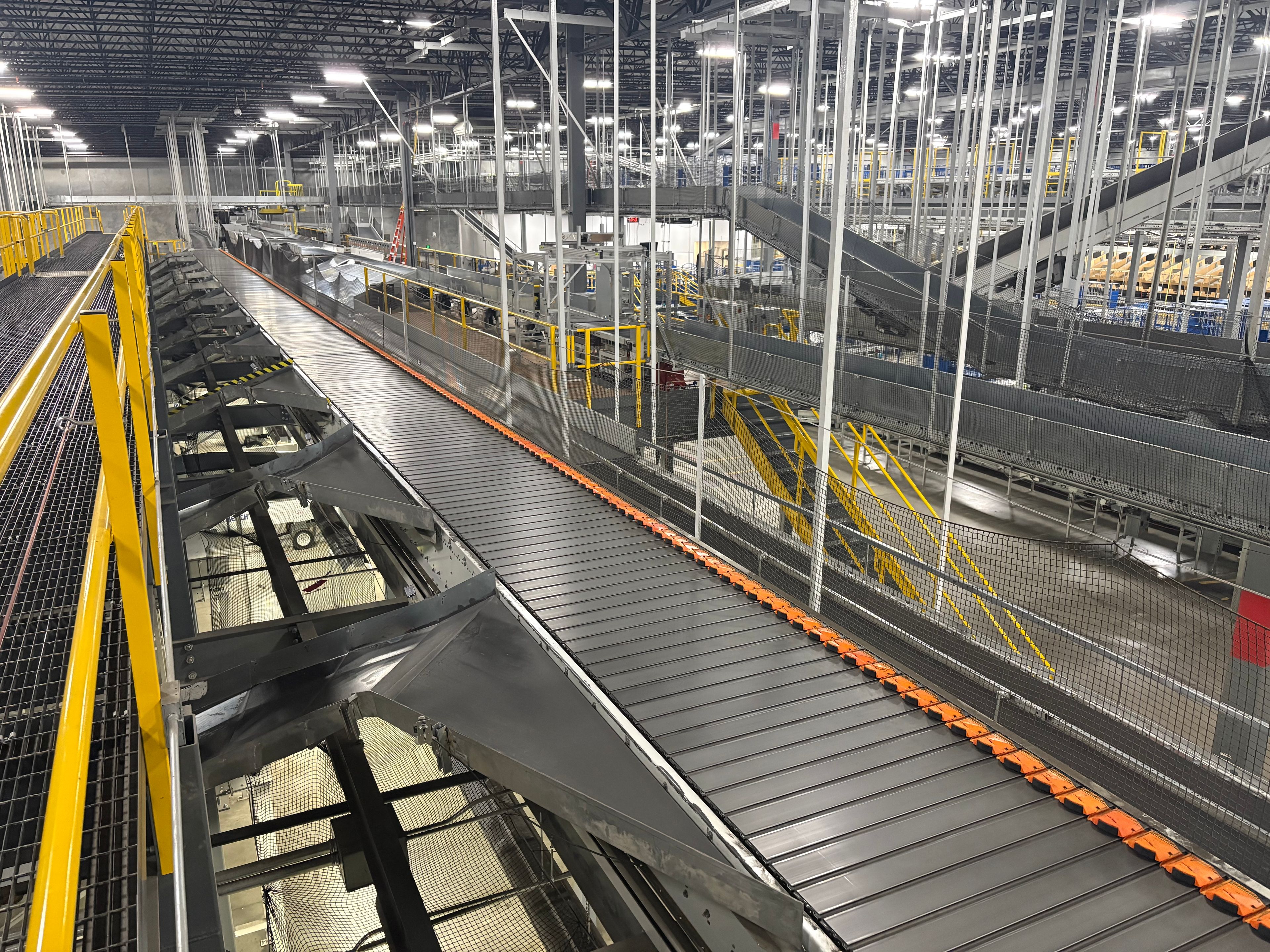 Dematic High-Rate Slat Sorter - Model 2420 RS200 Plus - 282' 4" x 54" x 39" - Document 9