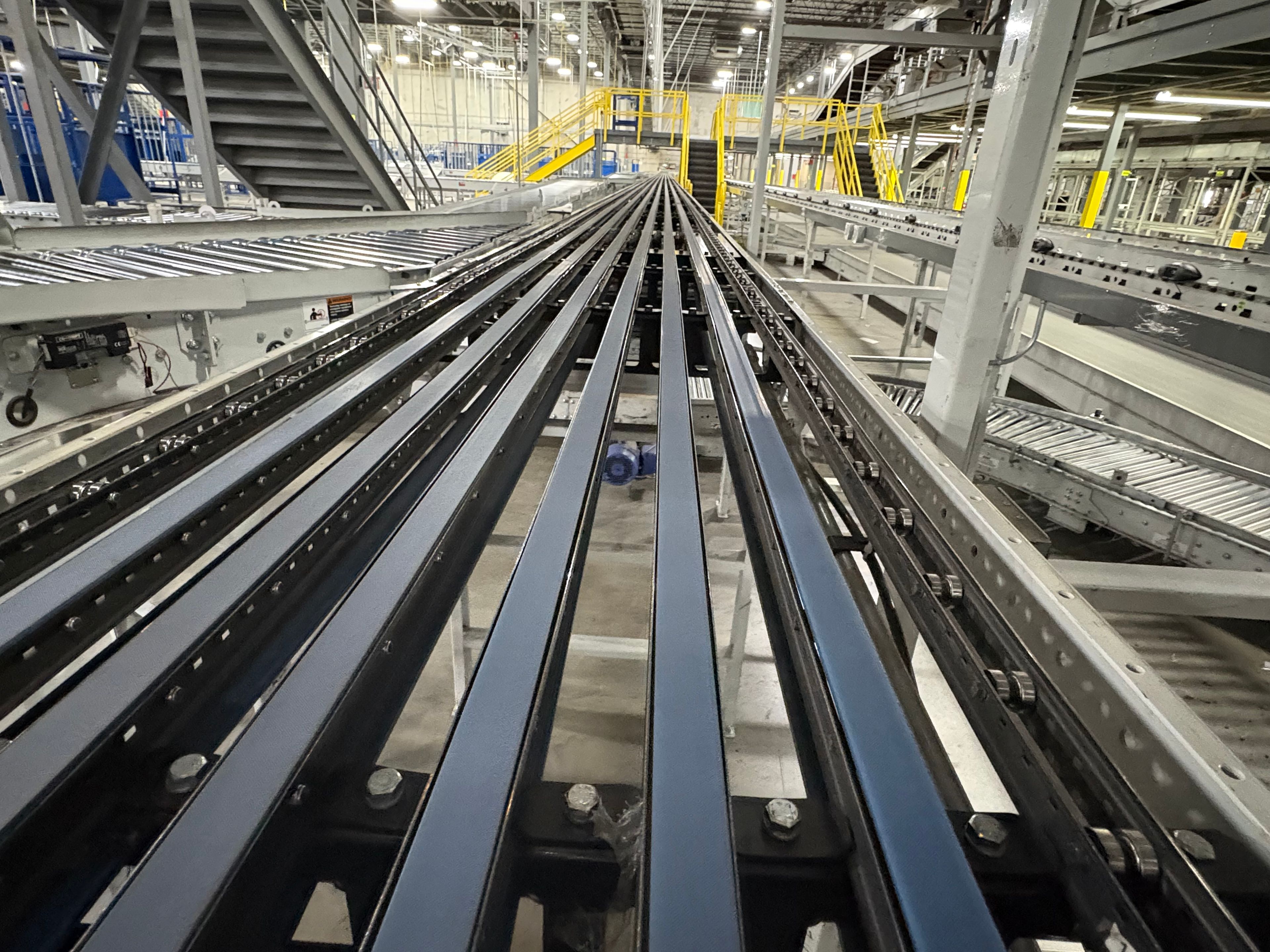 TGW Narrow Belt Sorter - NBS 30/90 - 147' 8" x 30" x 22" - 4 Send-offs