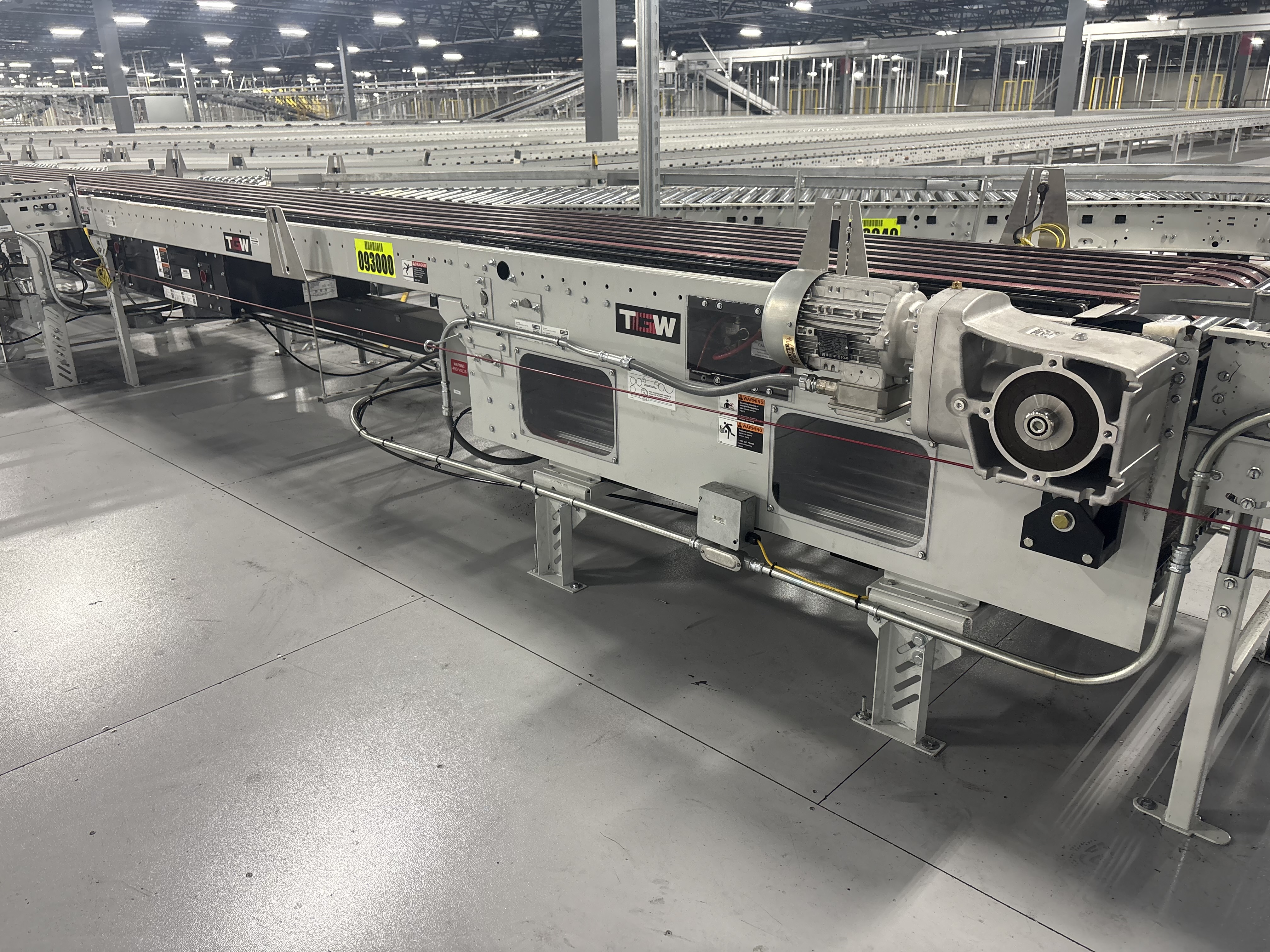 TGW Narrow Belt Sorter - NBS 30/90 - 100' 4" x 30" x 22" - 15 Double Sided Send-offs