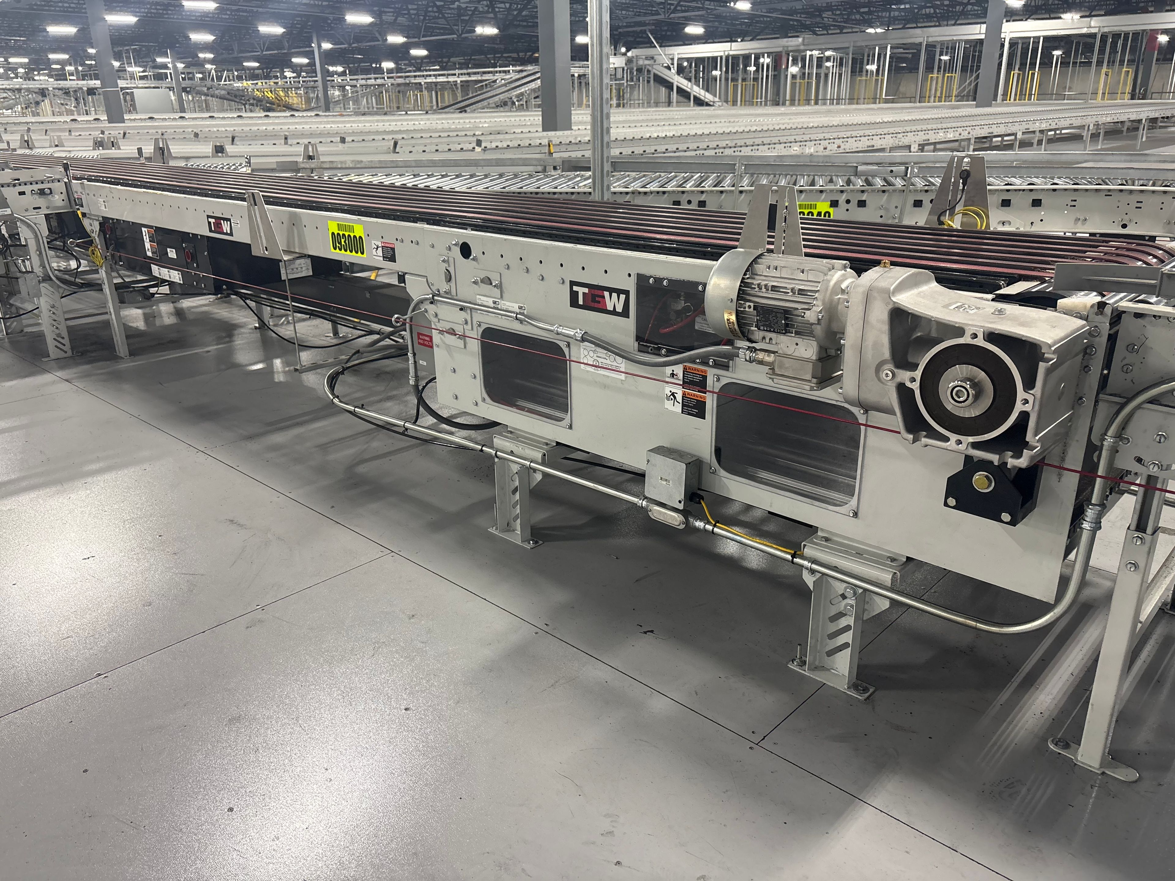 TGW Narrow Belt Sorter - NBS 30/90 - 100' 4" x 30" x 22" - 15 Double Sided Send-offs