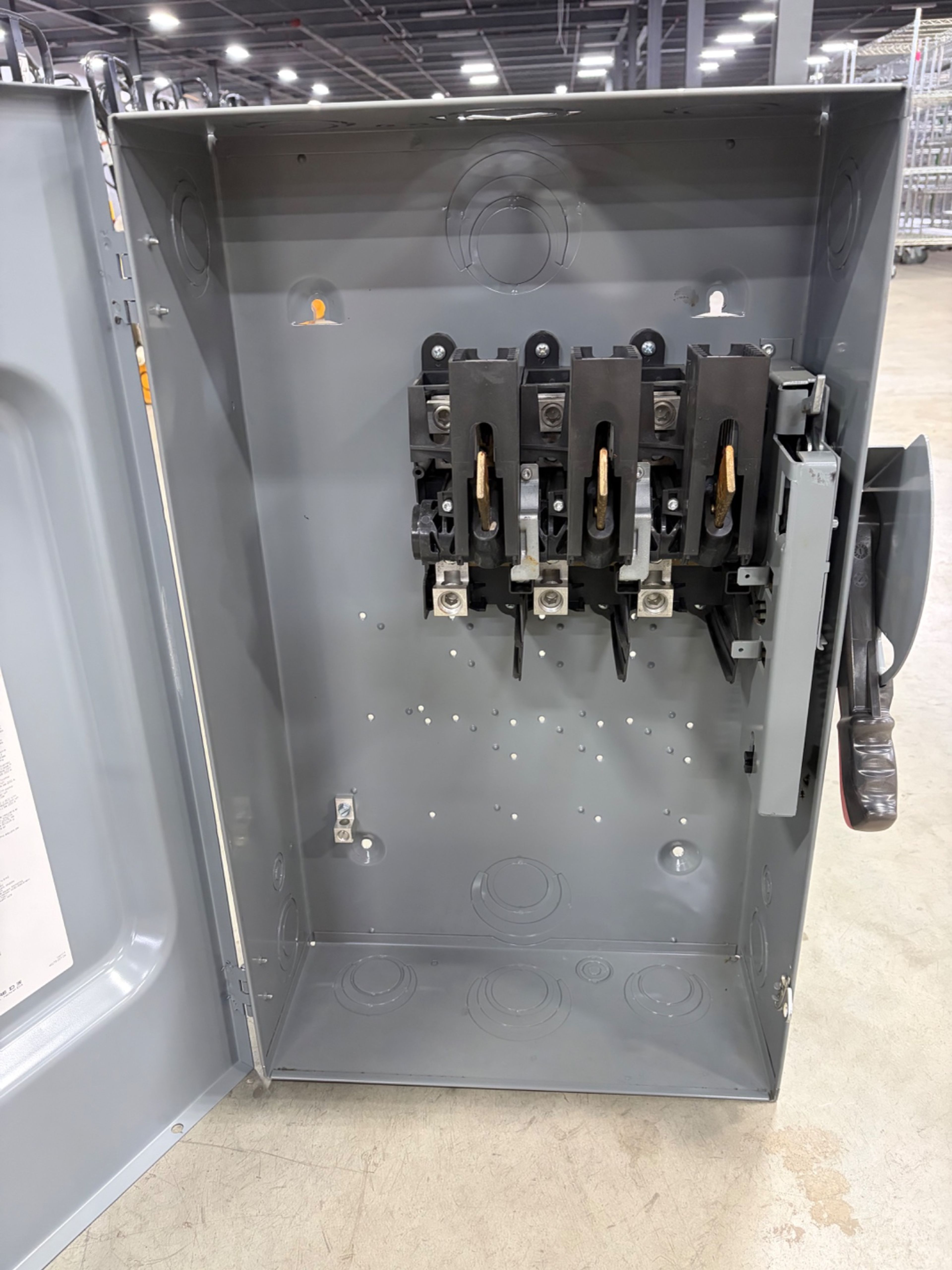 Square D HU364 200A Heavy-Duty Safety Switch - Document 8