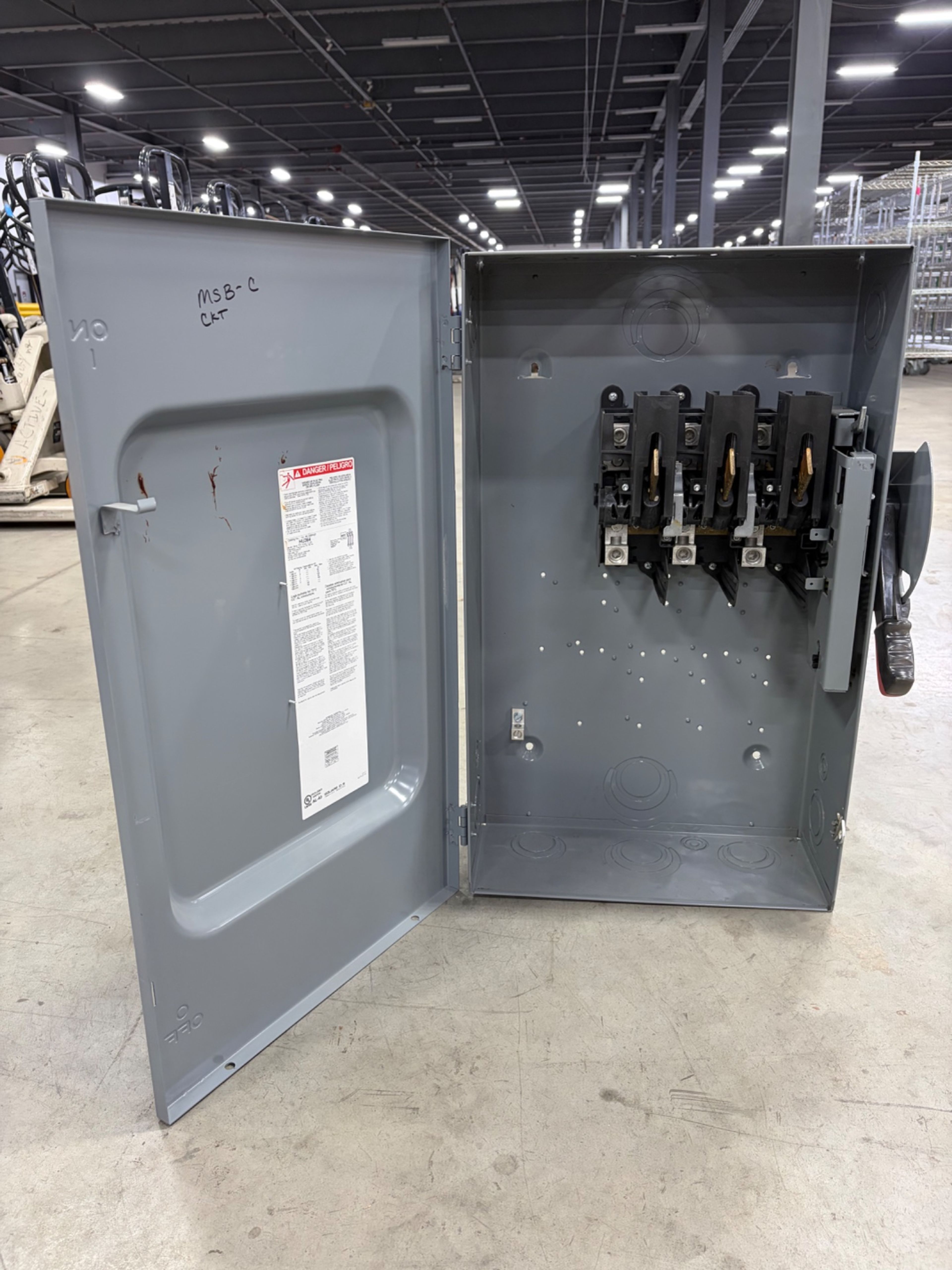 Square D HU364 200A Heavy-Duty Safety Switch - Document 7