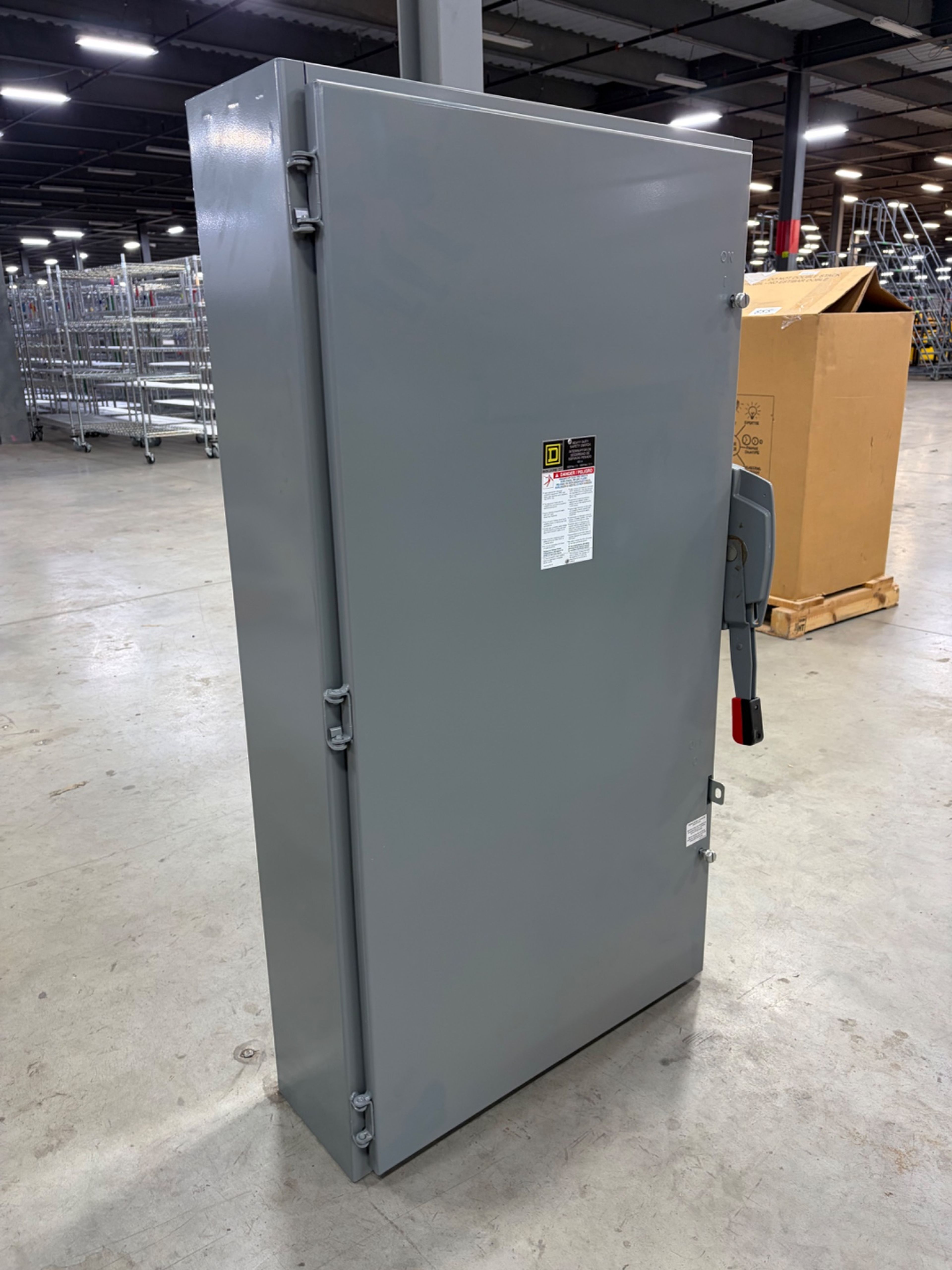 Square D H365 400A Heavy-Duty Fusible Safety Switch - Document 3