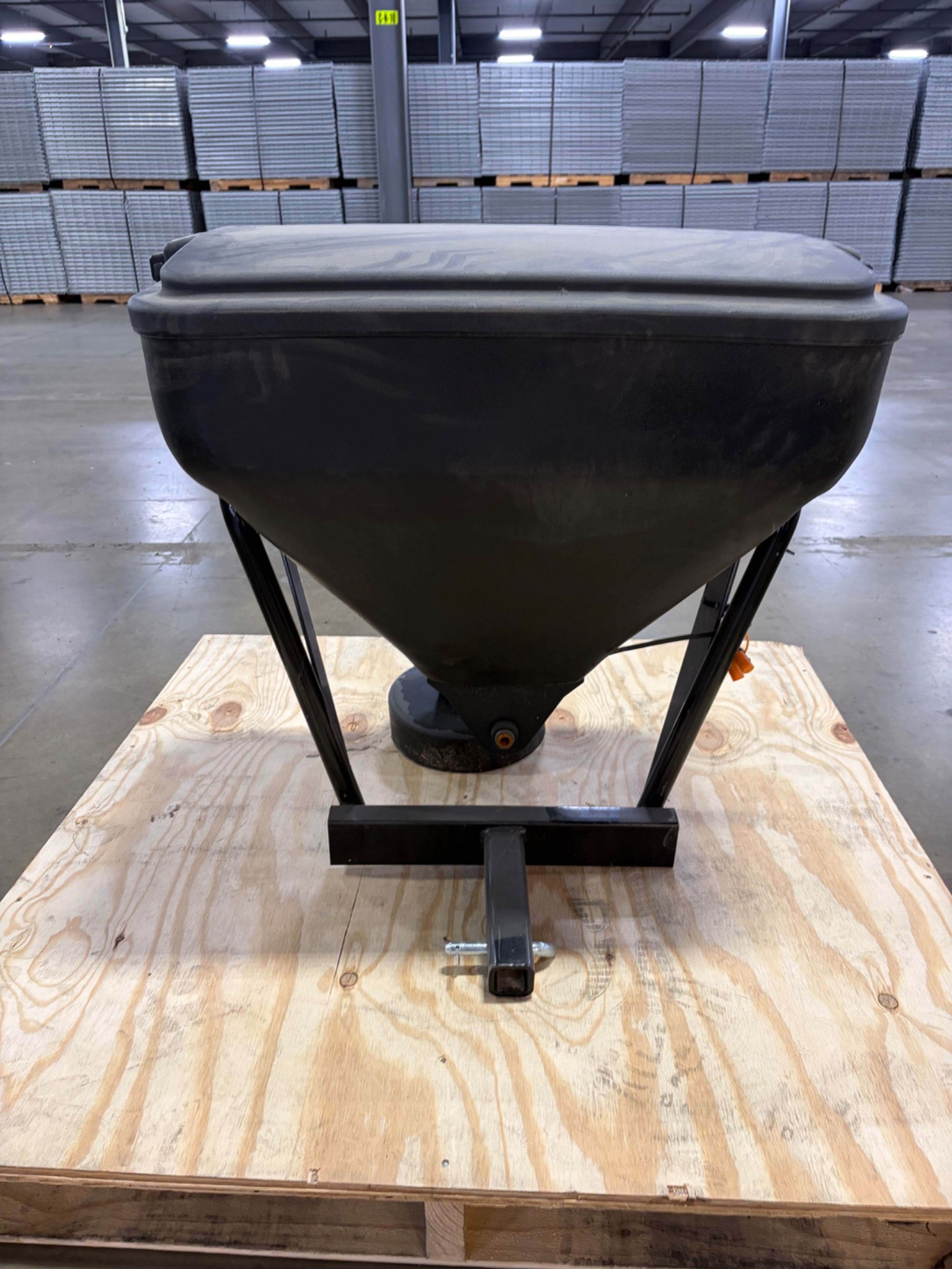 SaltDogg Electric Hitch-Mount Salt Spreader - Document 3