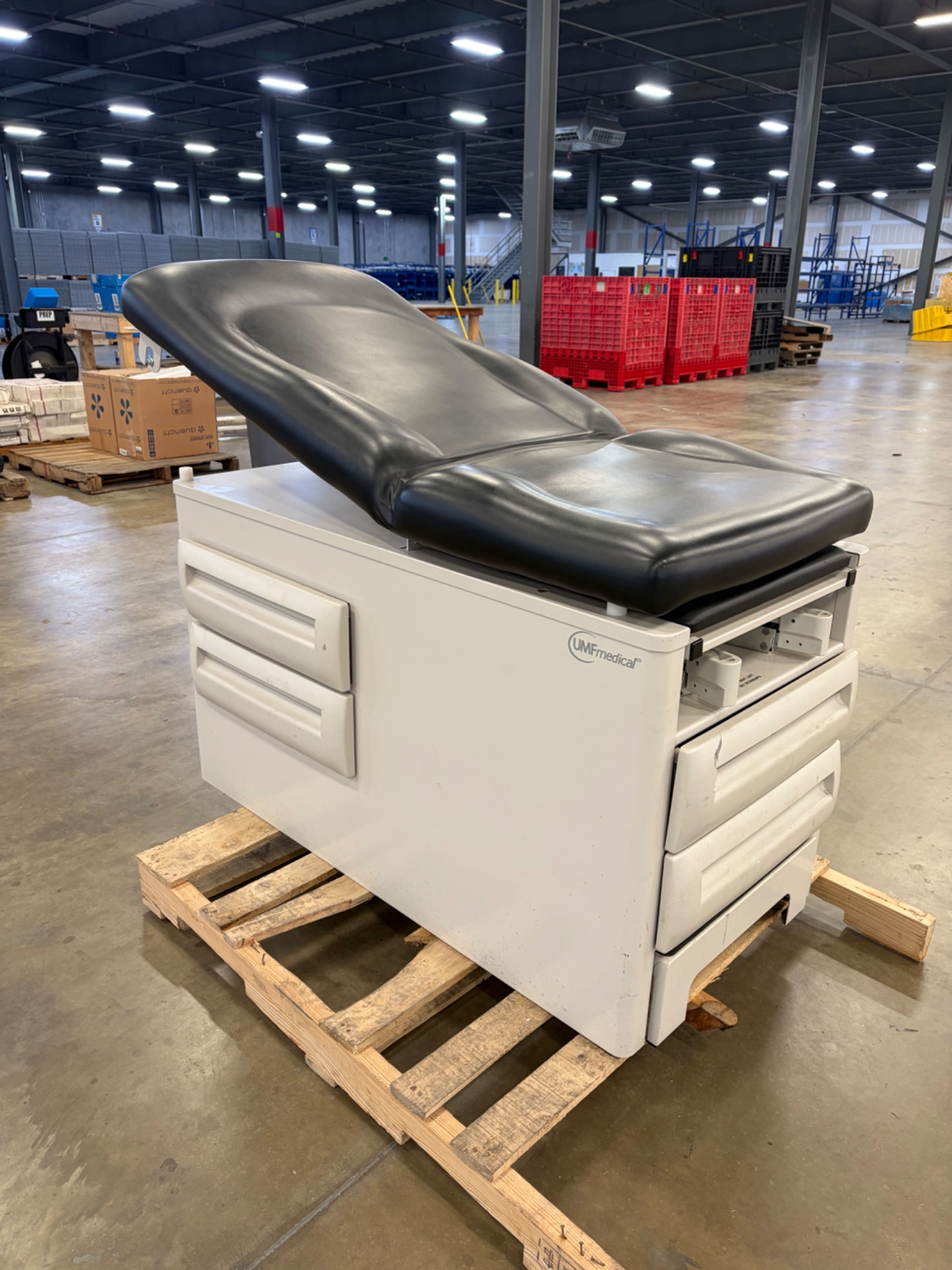 UMF Medical 5240B Examination Table - Document 3