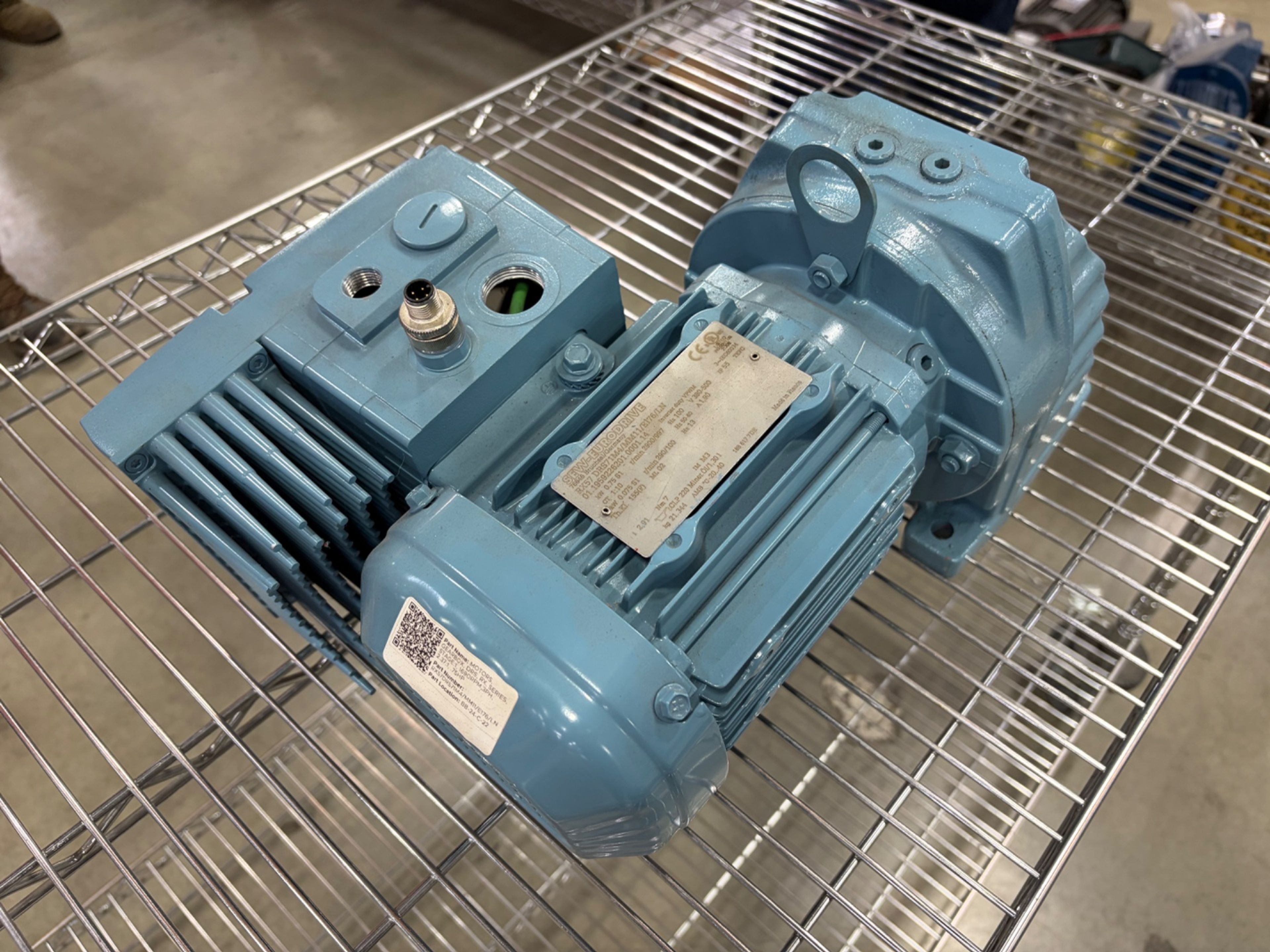 SEW-EURODRIVE RX57 DRS71M4/MM11/BT76/LN Gearmotor - Document 2