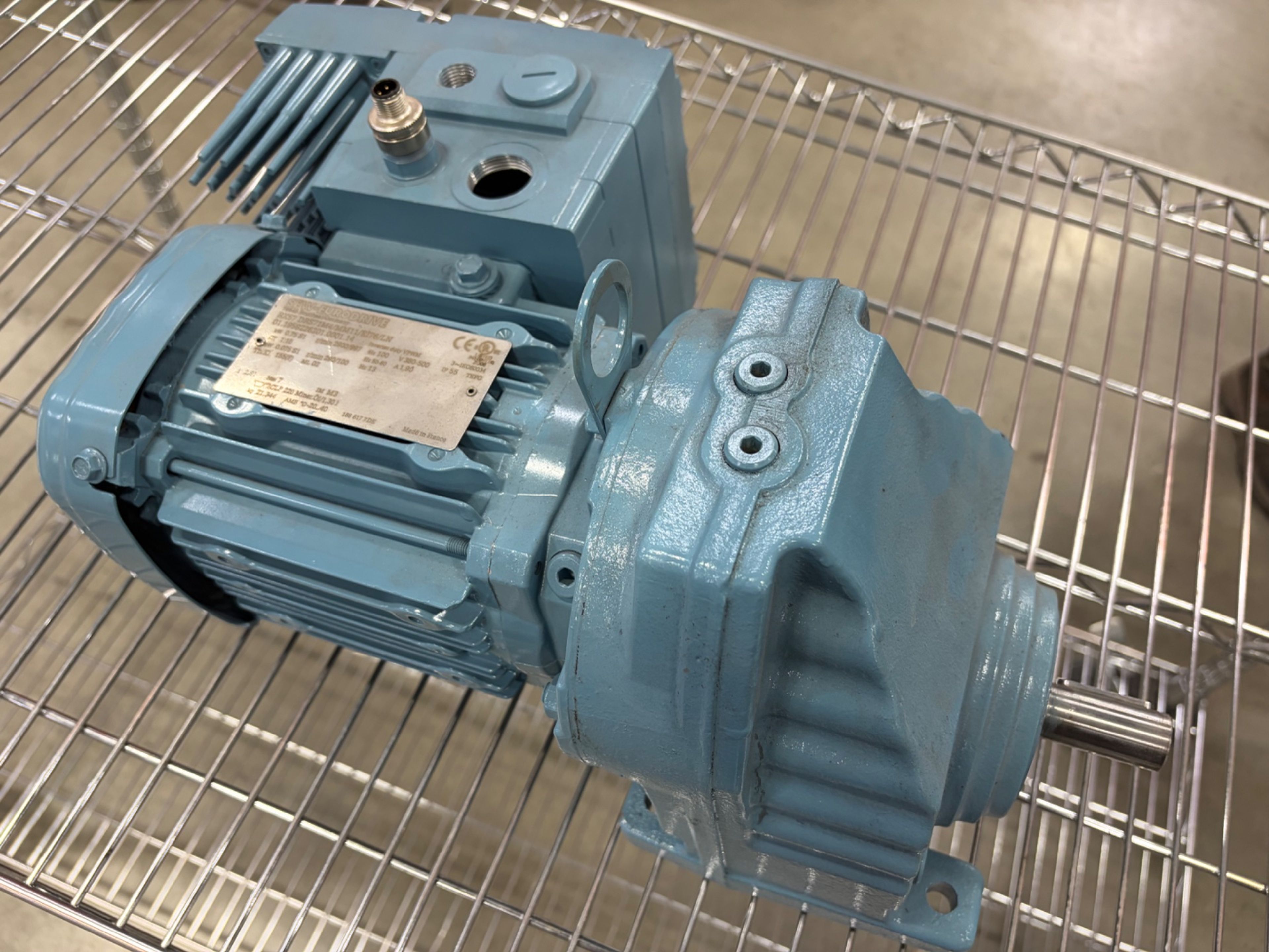 SEW-EURODRIVE RX57 DRS71M4/MM11/BT76/LN Gearmotor - Document 3