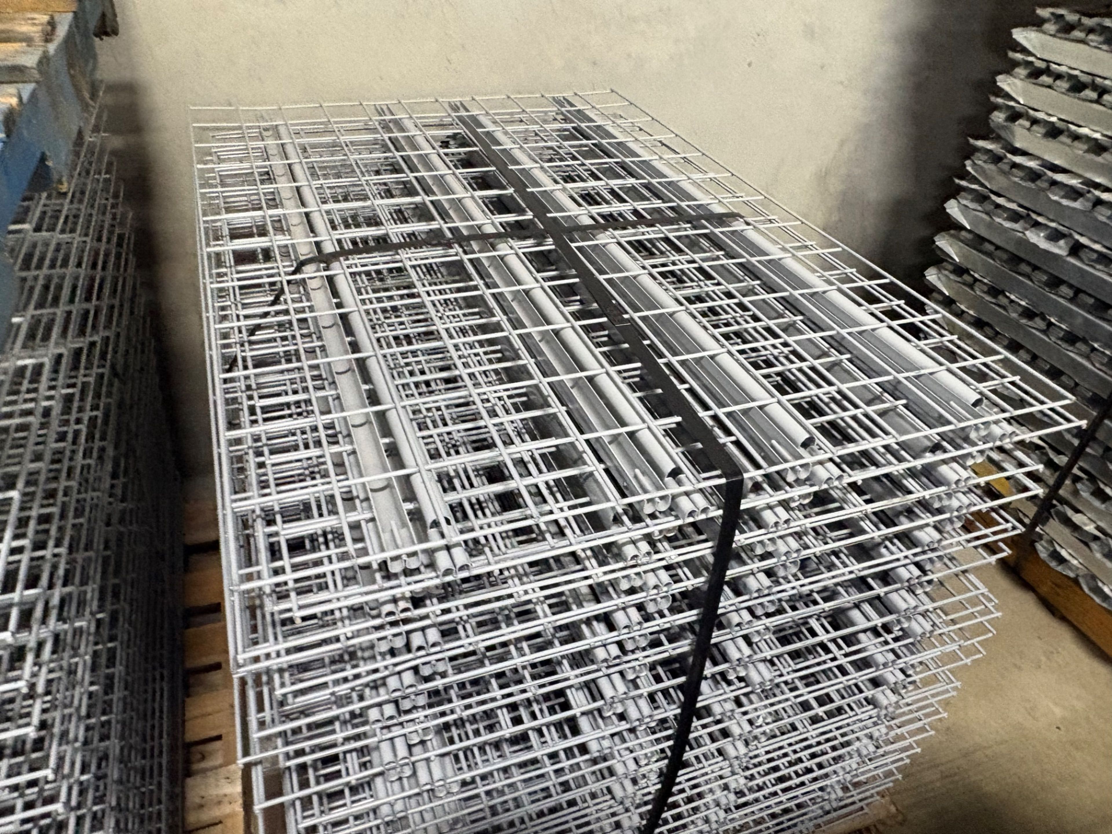 Slotted Racking Wire Deck - 34" x 48" - Document 2