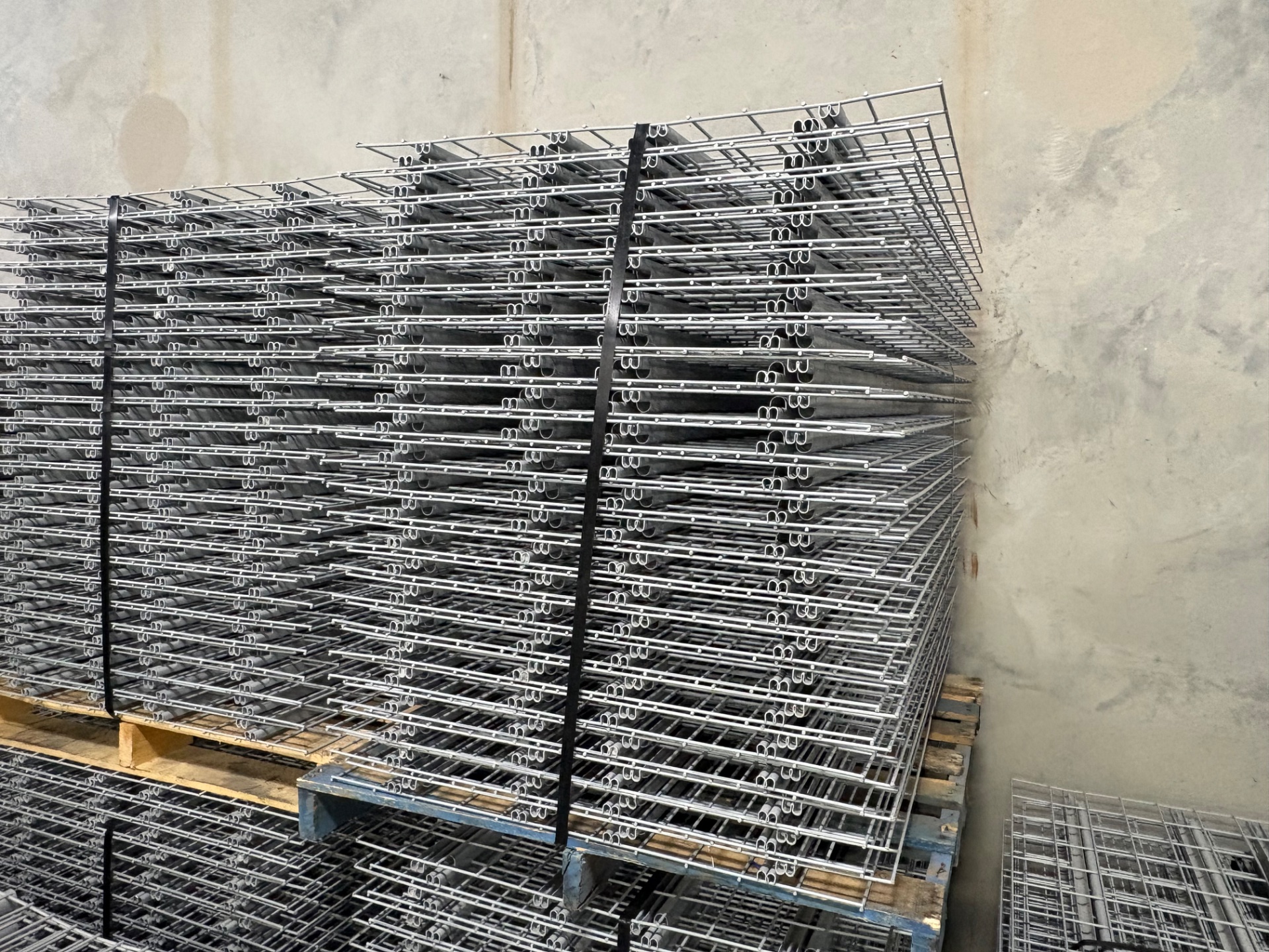 Slotted Racking Wire Deck - 34" x 48"