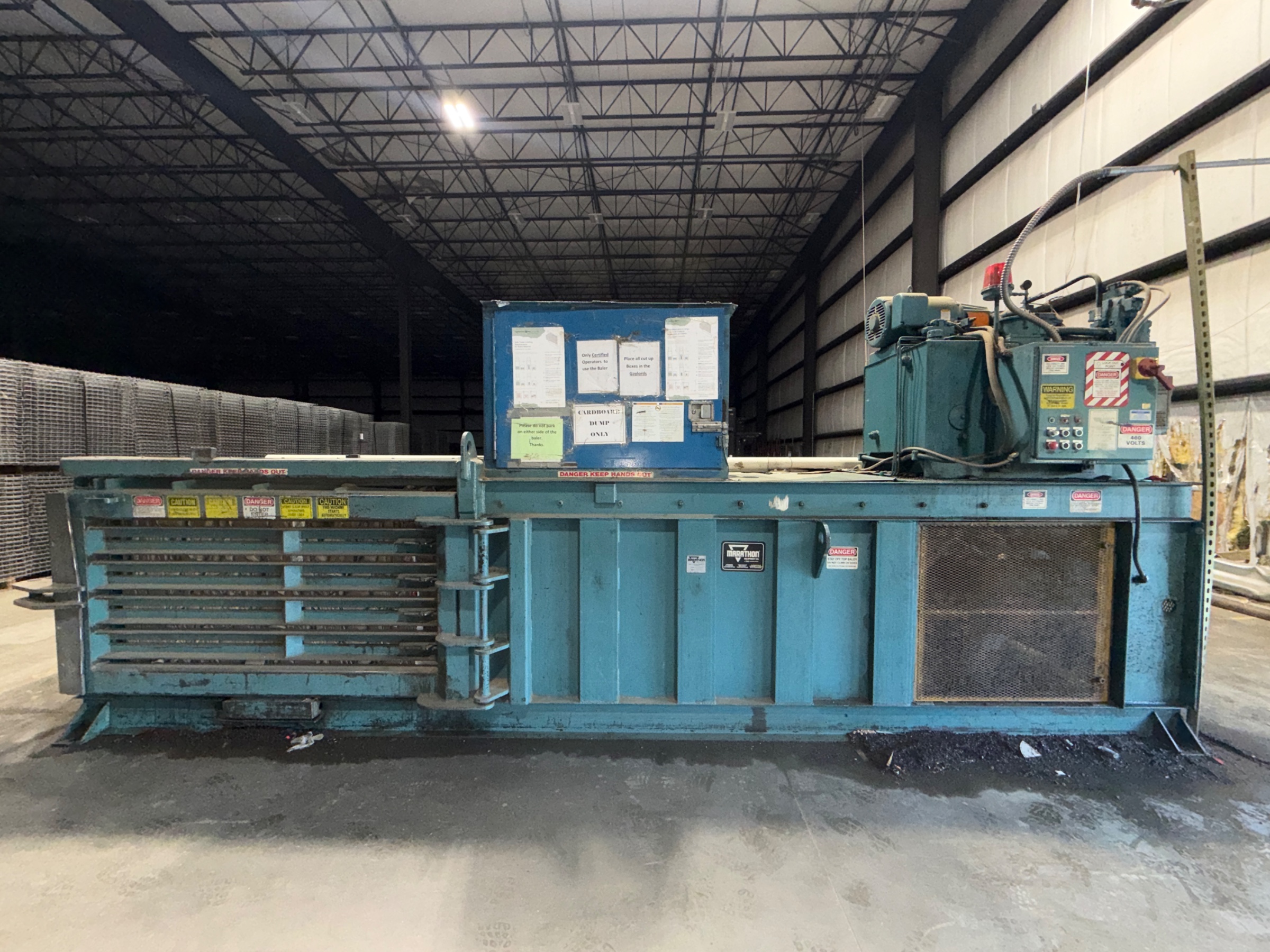 Marathon Vertical baler 