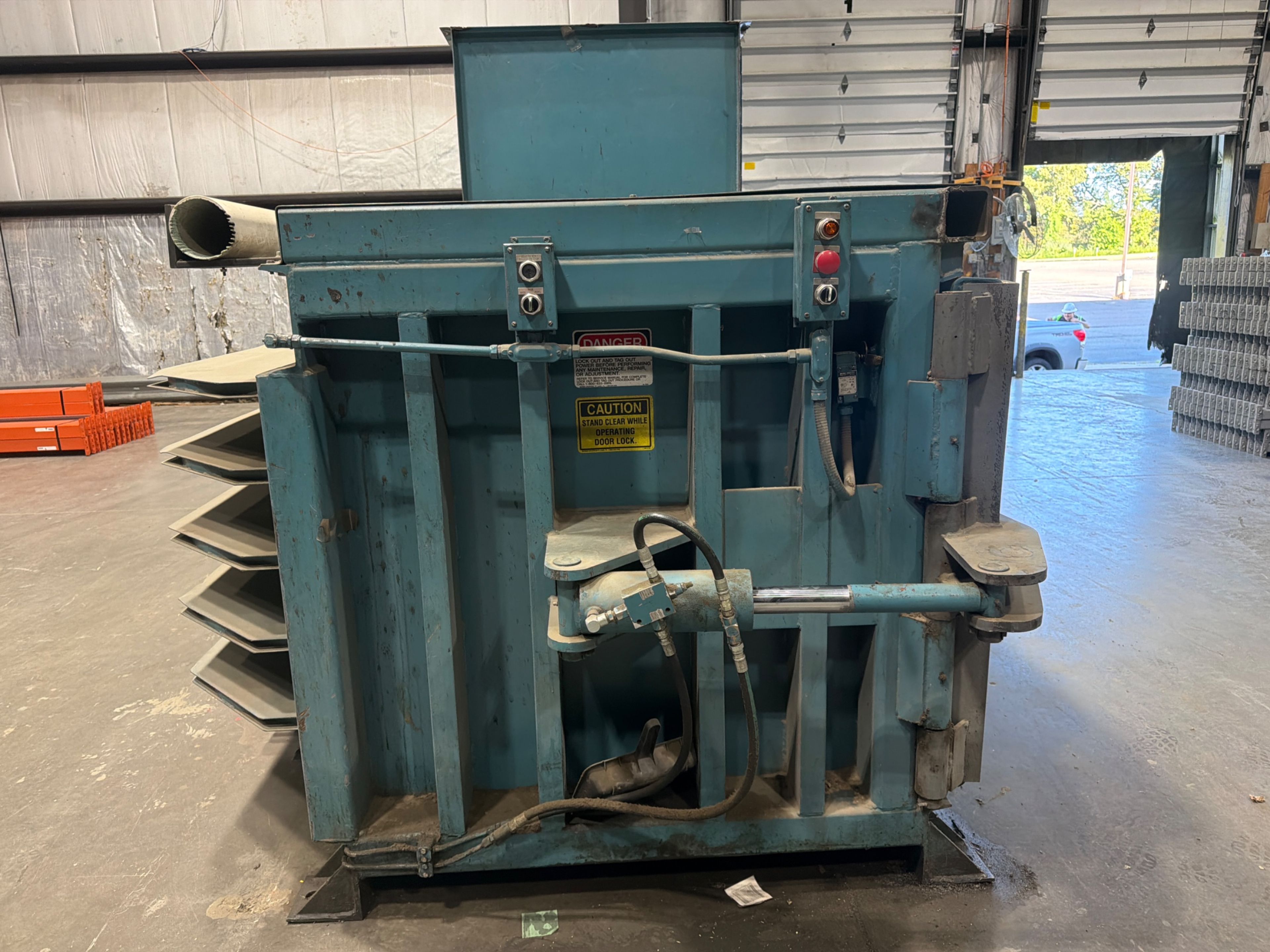 Marathon Vertical baler  - Document 2