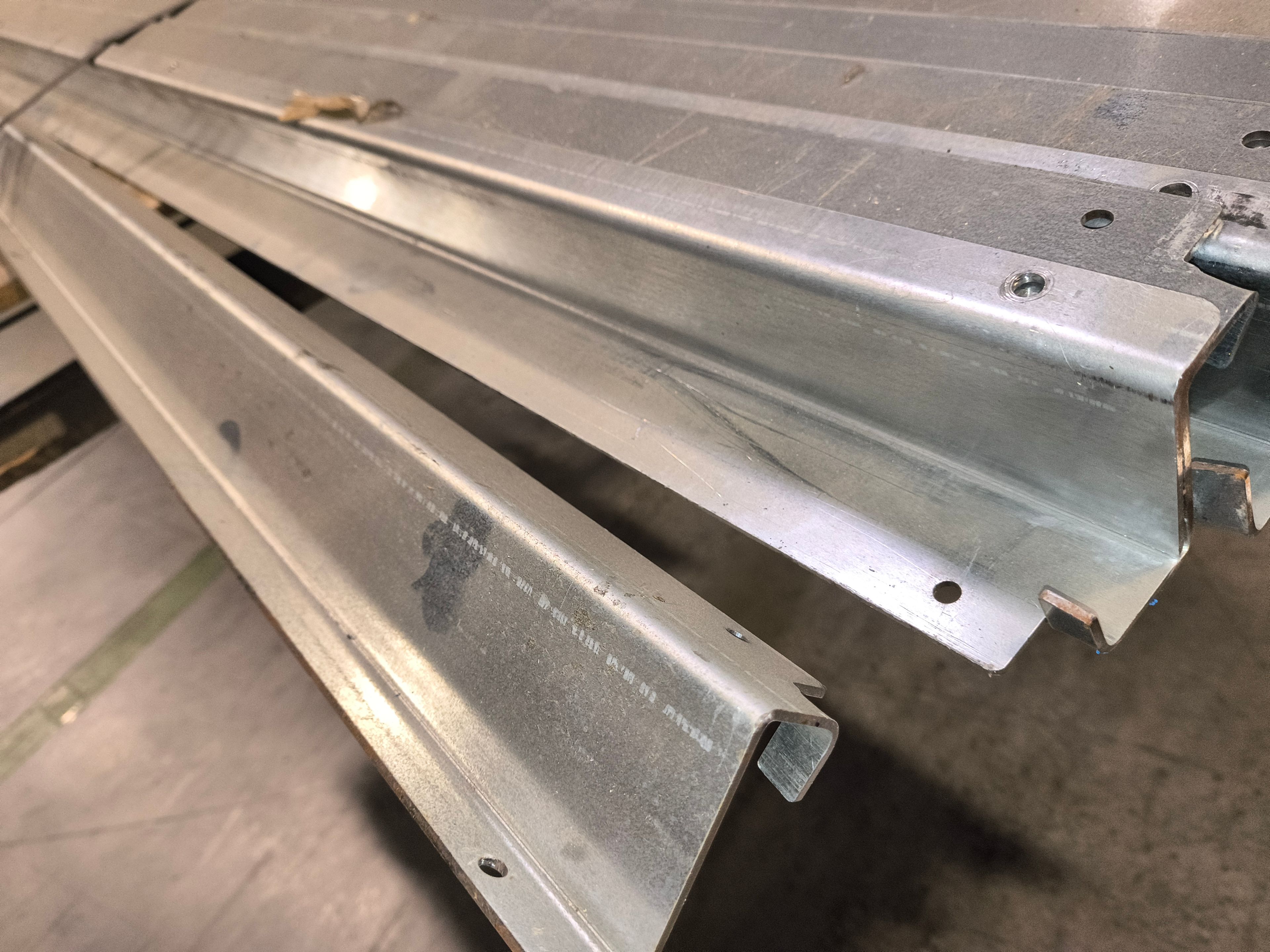 Carton Flow - Front Bracket - 95" - Document 2