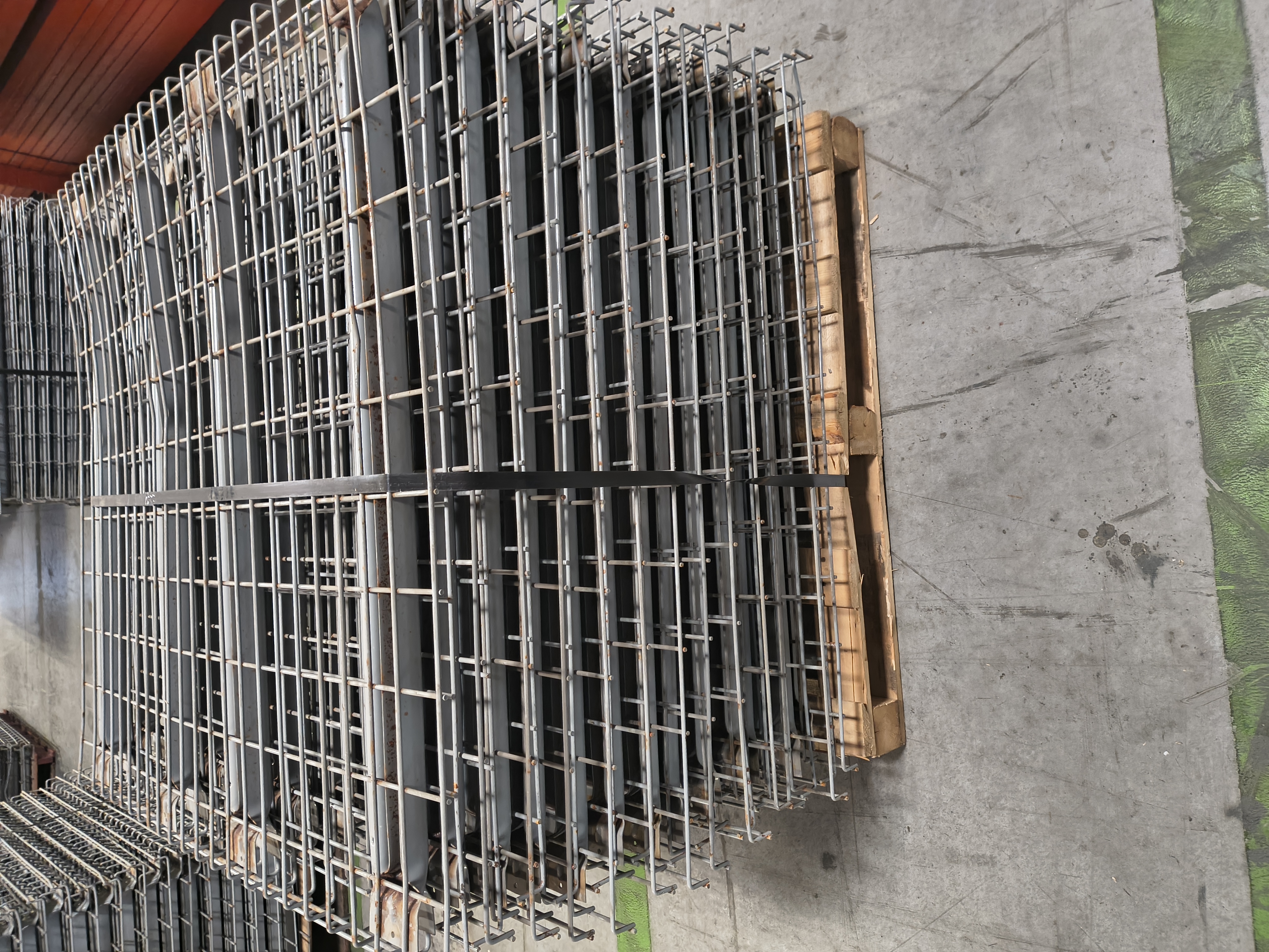 Wire Deck - 42" x 46" - 4-Channel Flared