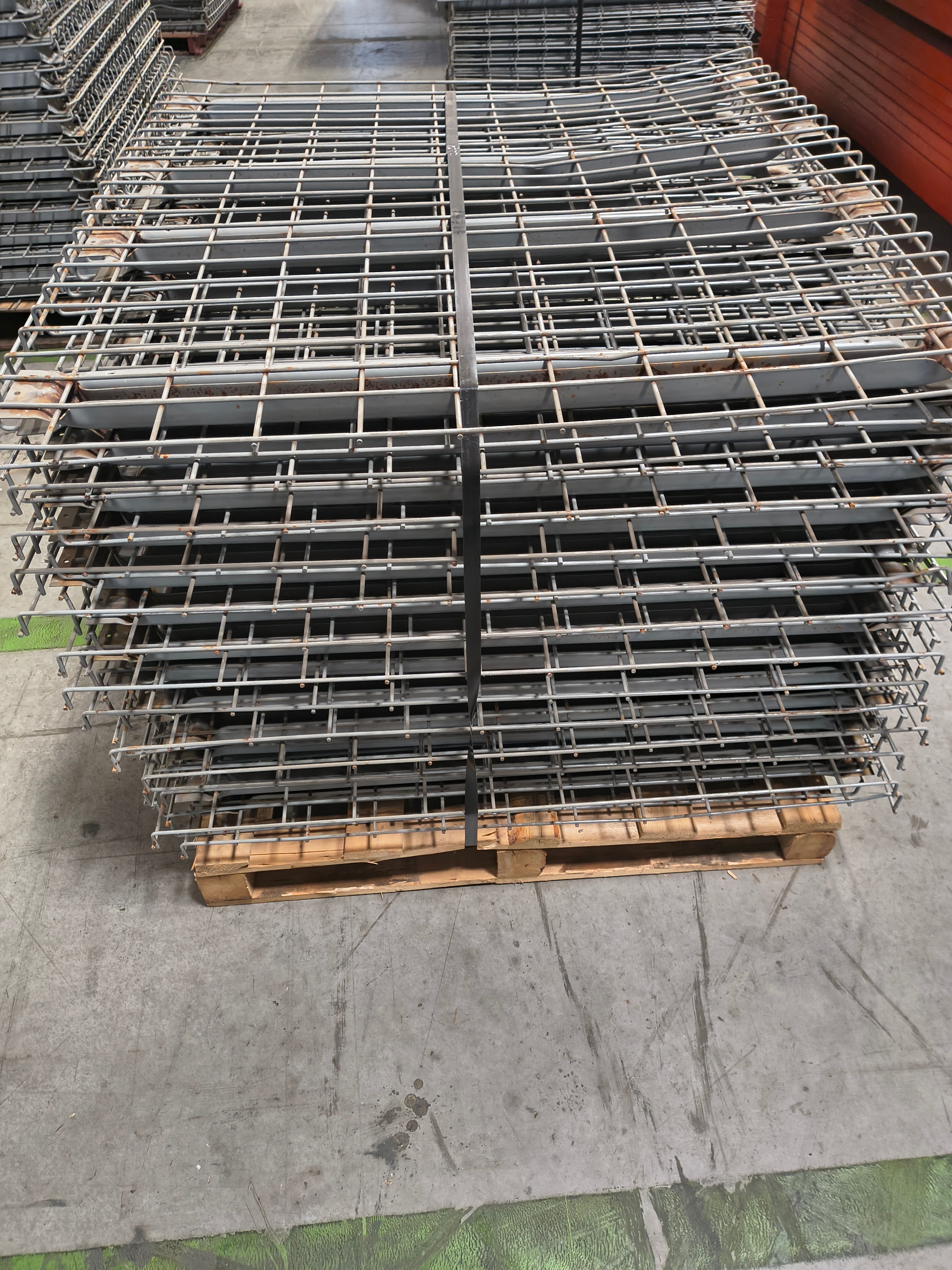 Wire Deck - 42" x 46" - 4-Channel Flared - Document 1