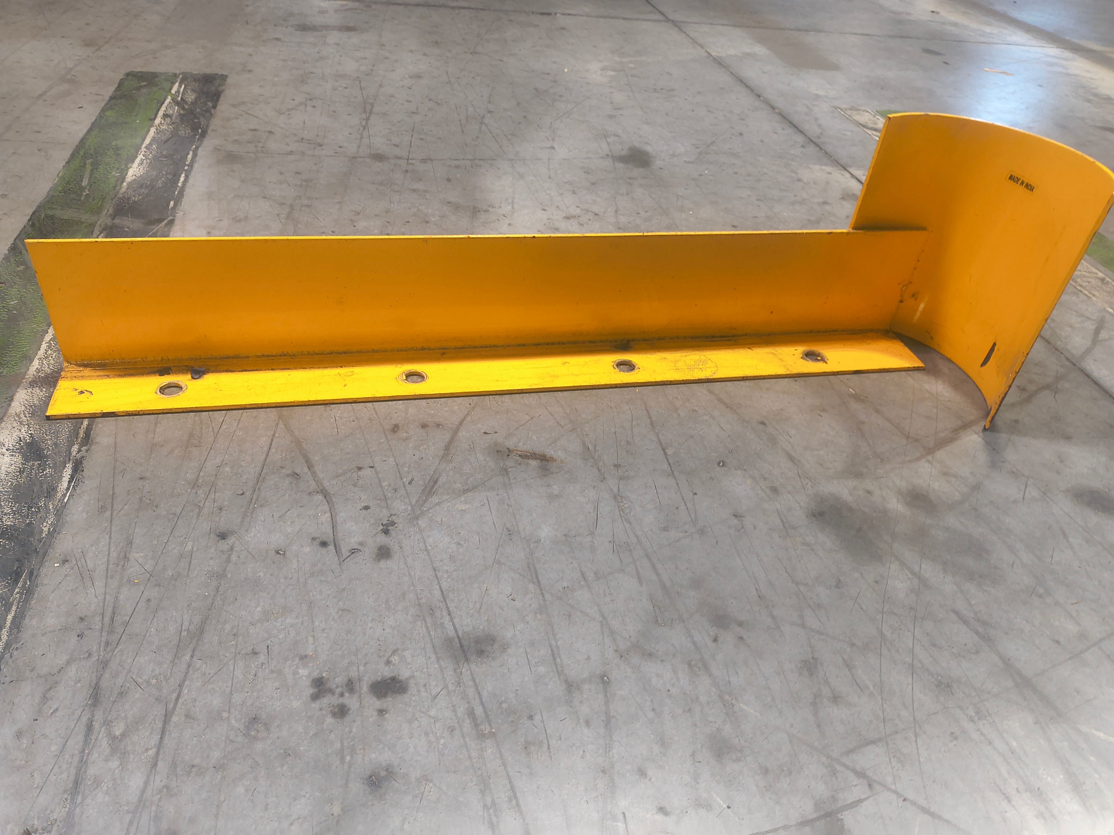 Handle It Aisle Guard - 42" x 4" x 6" - Right - Document 2